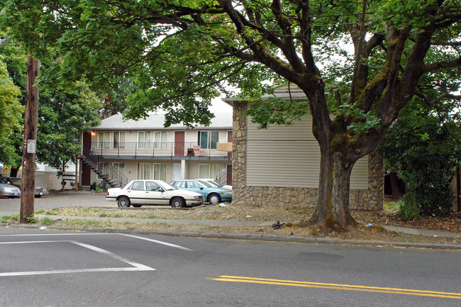 Tamara Apartments in Portland, OR - Building Photo - Building Photo