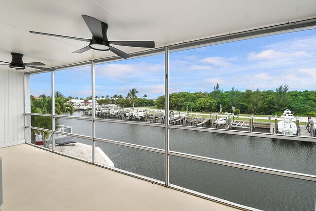 200 N El Mar Dr in Jensen Beach, FL - Building Photo - Building Photo