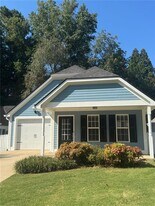 207 Katherine Ct in Carrollton, GA - Building Photo