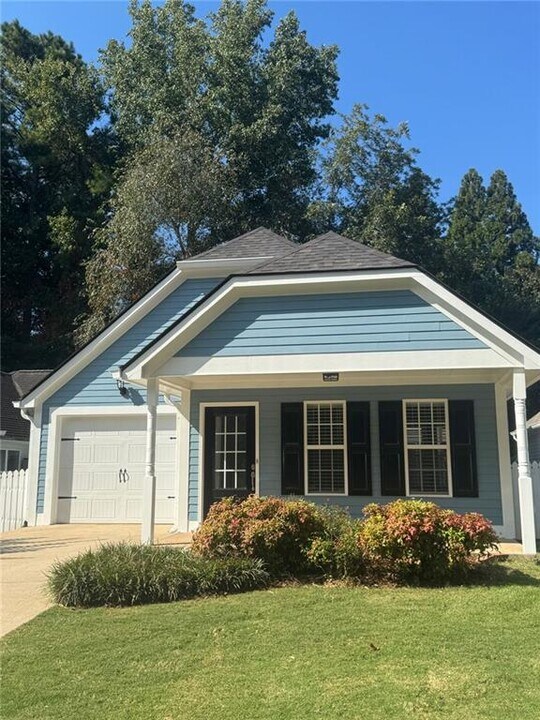 207 Katherine Ct in Carrollton, GA - Building Photo