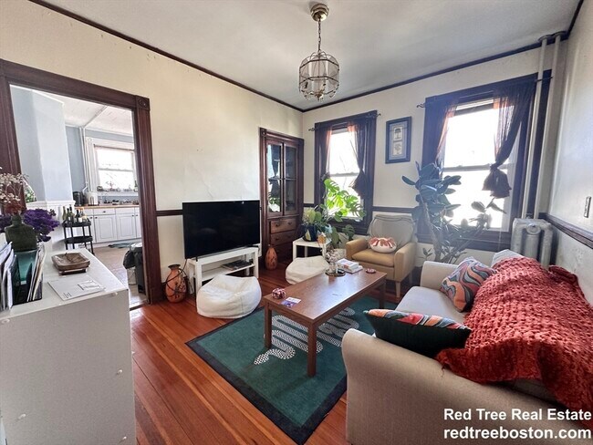 4 Montcalm Ave, Unit 2 in Boston, MA - Building Photo - Building Photo