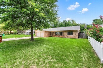 1016 W Creek Dr in Hurst, TX - Building Photo - Building Photo