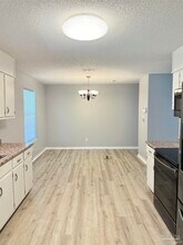 517 Benjulyn Rd in Gonzalez, FL - Building Photo - Building Photo