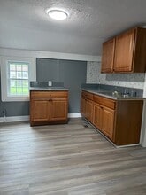 416 South St in Bristol, CT - Foto de edificio - Building Photo