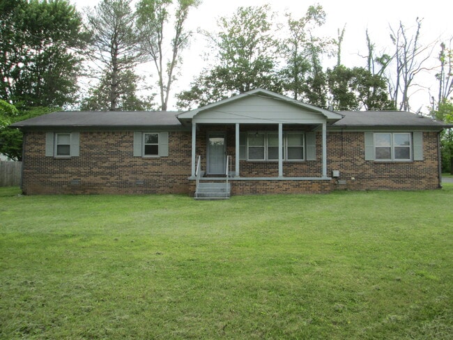 545 Rockwell Dr in Cookeville, TN - Foto de edificio - Building Photo