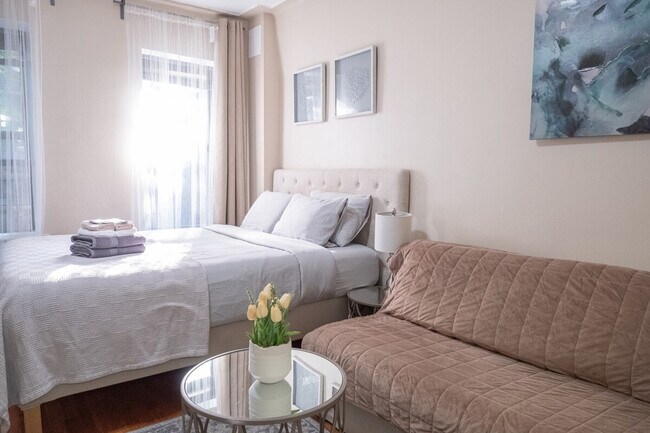 328 E 74th St, Unit SI ID1031983P in New York, NY - Building Photo - Building Photo