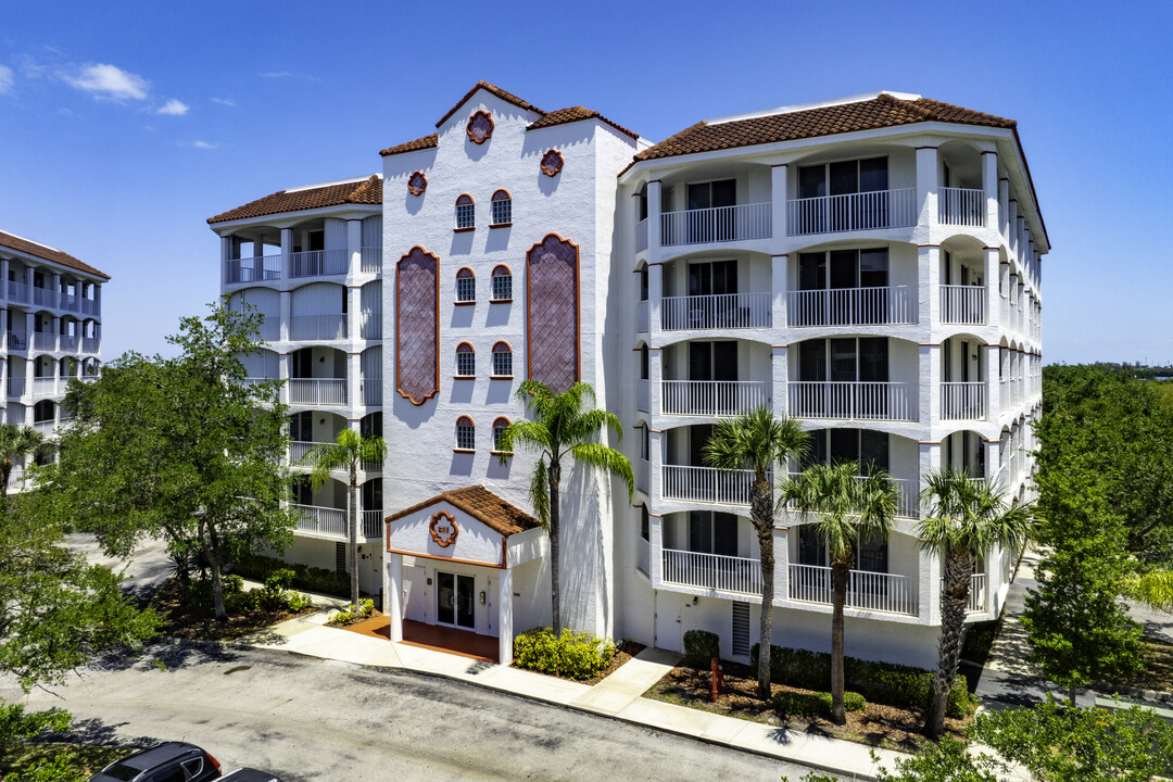 Harbor Del Rio Condominium in Merritt Island, FL - Building Photo