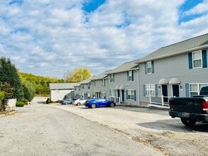 Laurel Brook Community in Johnson City, TN - Building Photo - Building Photo