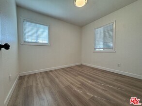 328 W Ball Rd in Anaheim, CA - Building Photo - Building Photo