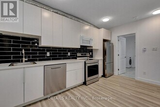 285B Montfort St in Ottawa, ON - Building Photo - Building Photo