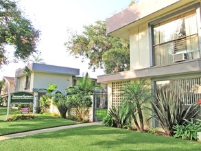 2259-2263 W Vancouver Dr in Anaheim, CA - Foto de edificio - Building Photo