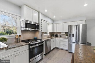 7203 Arthur Dr in Falls Church, VA - Building Photo - Building Photo