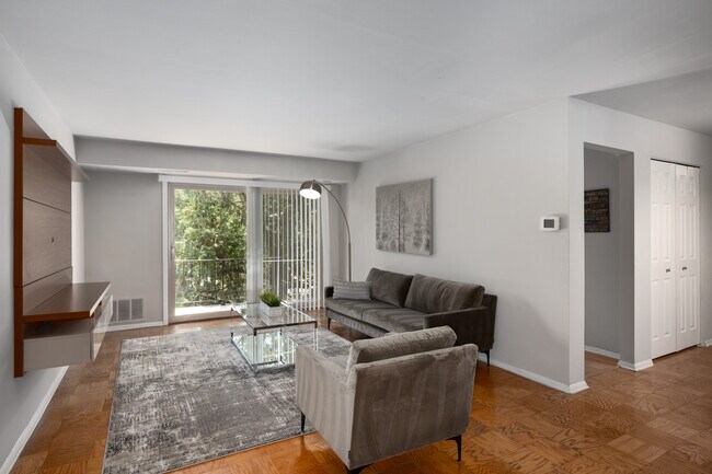 Milbrook Park Apartments in Baltimore, MD - Building Photo - Interior Photo