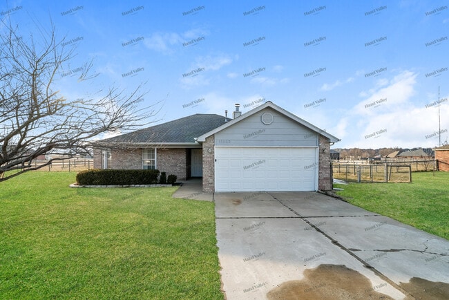 property at 11662 Valley Ave