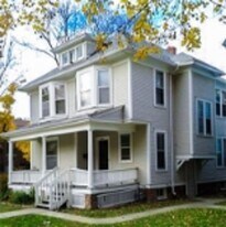 612 W Elm St in Urbana, IL - Building Photo