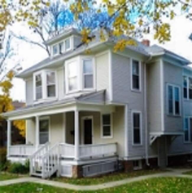 property at 612 W Elm St