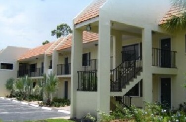 Palm Court at Wellington Apartments in Wellington, FL - Foto de edificio