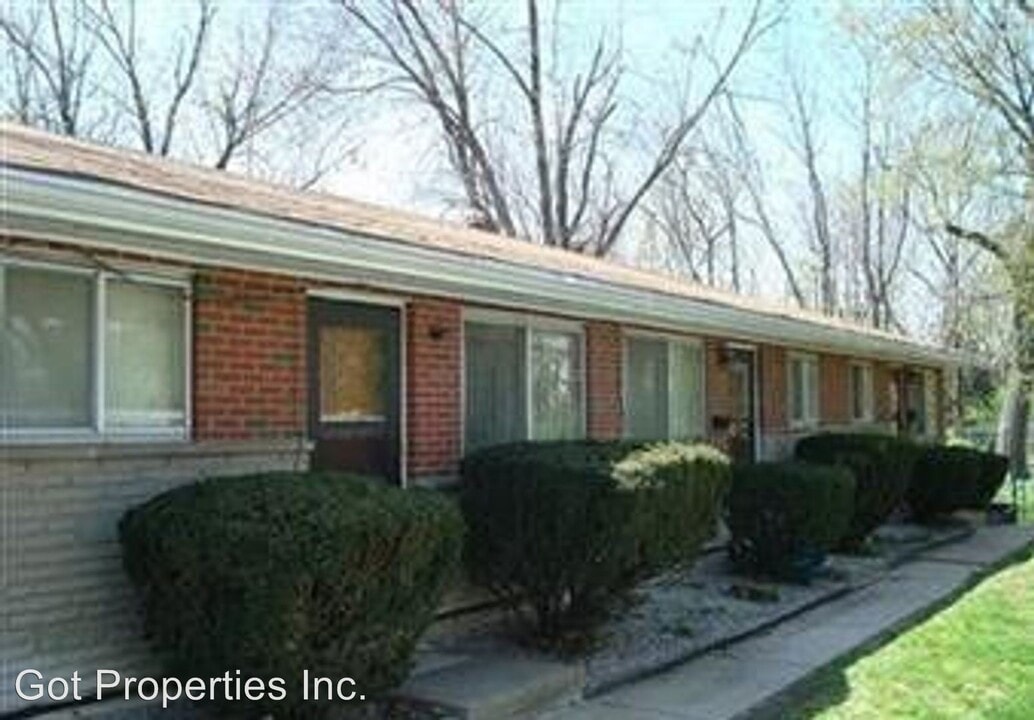 3913 Jennings Station Rd in St. Louis, MO - Building Photo
