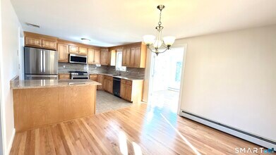 309 Brookfield St in South Windsor, CT - Building Photo - Building Photo