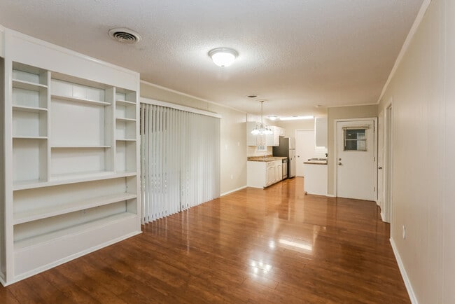 1204 Manchester Dr in Clinton, MS - Building Photo - Building Photo