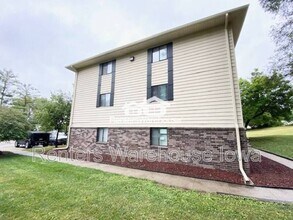 1831 Fuller Rd in West Des Moines, IA - Building Photo - Building Photo