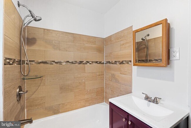 3074 Martha St in Philadelphia, PA - Building Photo - Building Photo