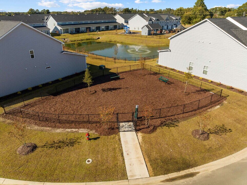 2608-D Sailor Rose Ln in Winterville, NC - Foto de edificio