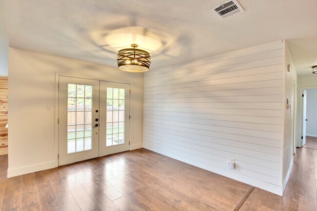 7002 Skynook Dr in Austin, TX - Building Photo - Building Photo