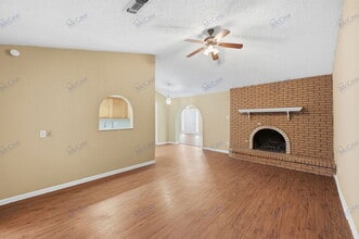 207 Evelyn St in Desoto, TX - Building Photo - Building Photo