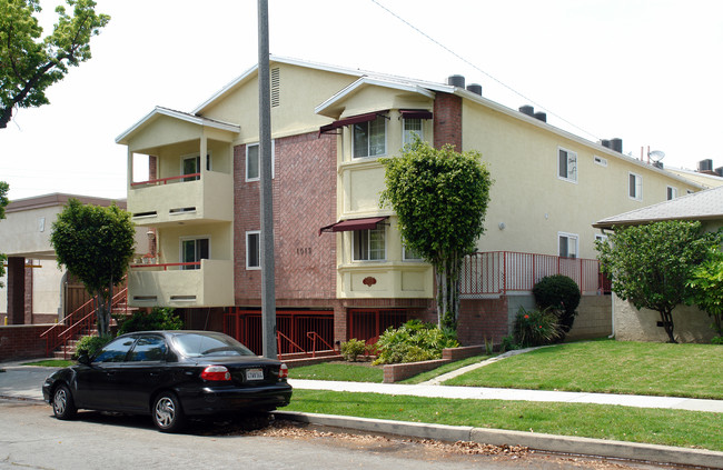 1015 Spazier Ave in Burbank, CA - Building Photo - Building Photo