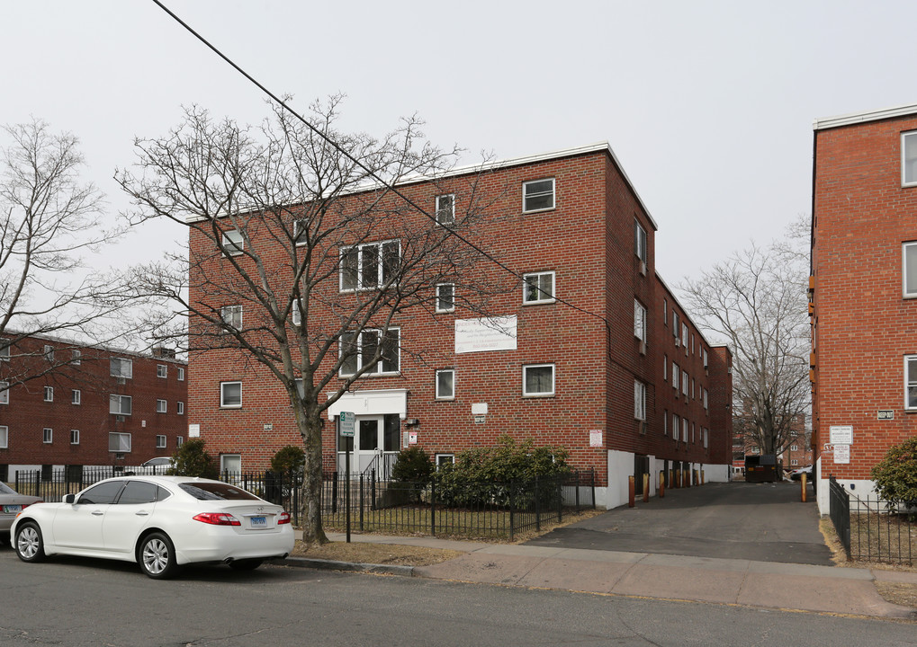 79 Sumner St in Hartford, CT - Building Photo