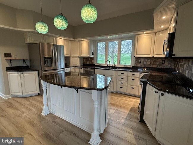 property at 3293 N Hill Ct