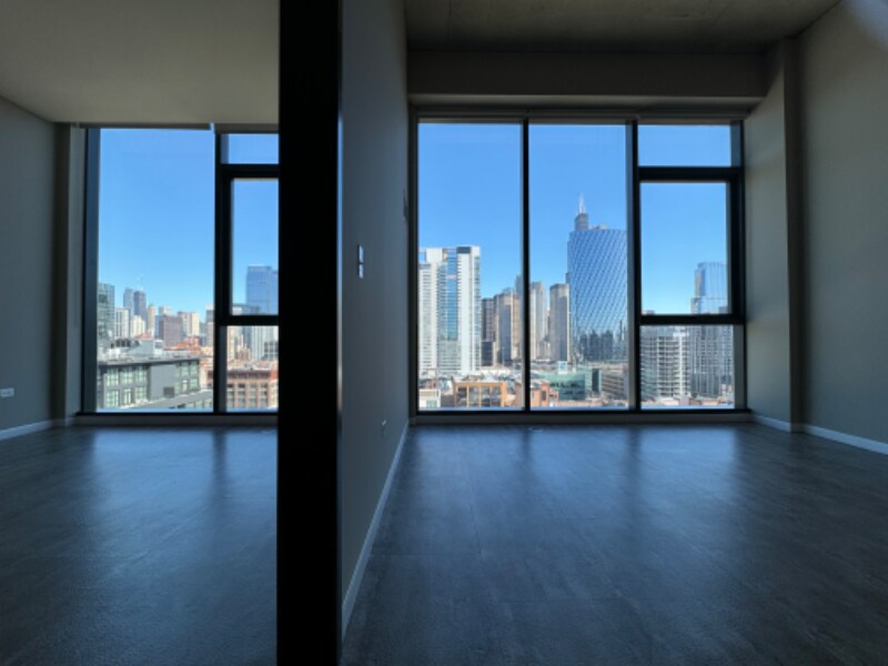 1001 W Washington St in Chicago, IL - Building Photo