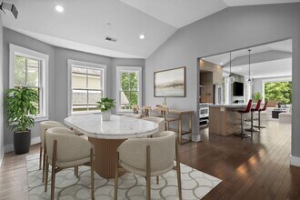 235 Rawson Rd, Unit PH3 in Brookline, MA - Foto de edificio - Building Photo