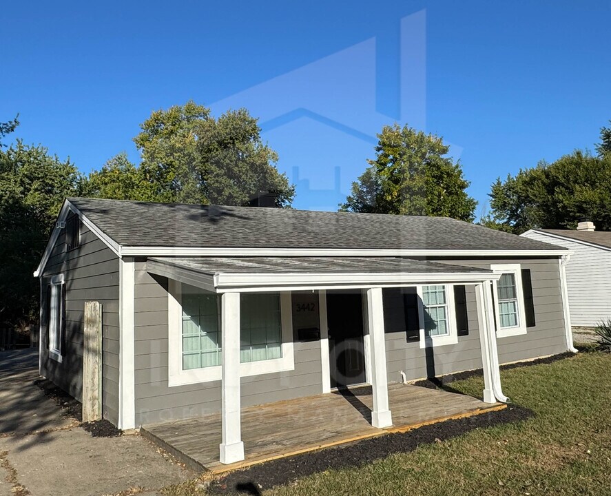 3442 Georgetown Rd in Indianapolis, IN - Building Photo
