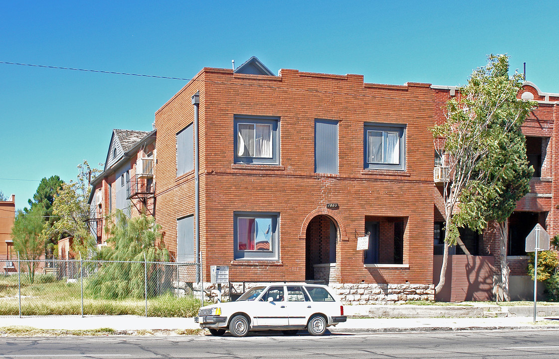 1009 E Yandell Dr in El Paso, TX - Building Photo