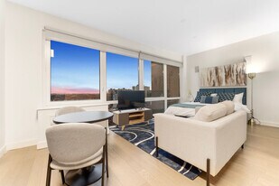 152-11 89th Ave in Queens, NY - Building Photo