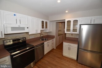 1342 Chetworth Ct in Alexandria, VA - Building Photo - Building Photo