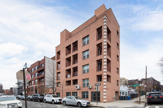 516 Kingston Ave in Brooklyn, NY - Building Photo - Primary Photo