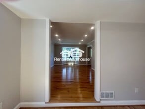 3895 White Rose Way in Ellicott City, MD - Building Photo - Building Photo