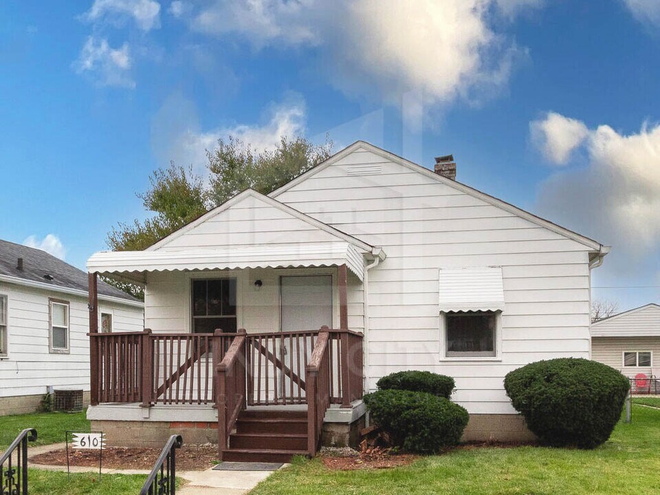 610 S Sherman Dr in Indianapolis, IN - Building Photo