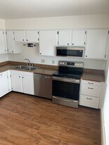 1001-1007 Brookwood Dr in Neenah, WI - Building Photo