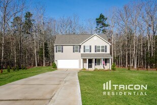 5308 Tucker Phillips Dr in Wingate, NC - Building Photo