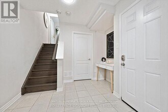 299 Casson Pt in Milton, ON - Building Photo - Building Photo