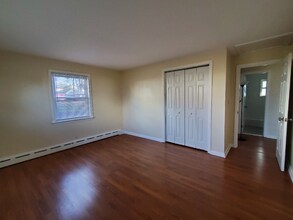 24 Beaver Ave in Annandale, NJ - Building Photo - Building Photo