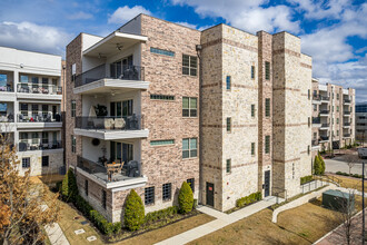 Meridian Square Condos in Addison, TX - Building Photo - Building Photo