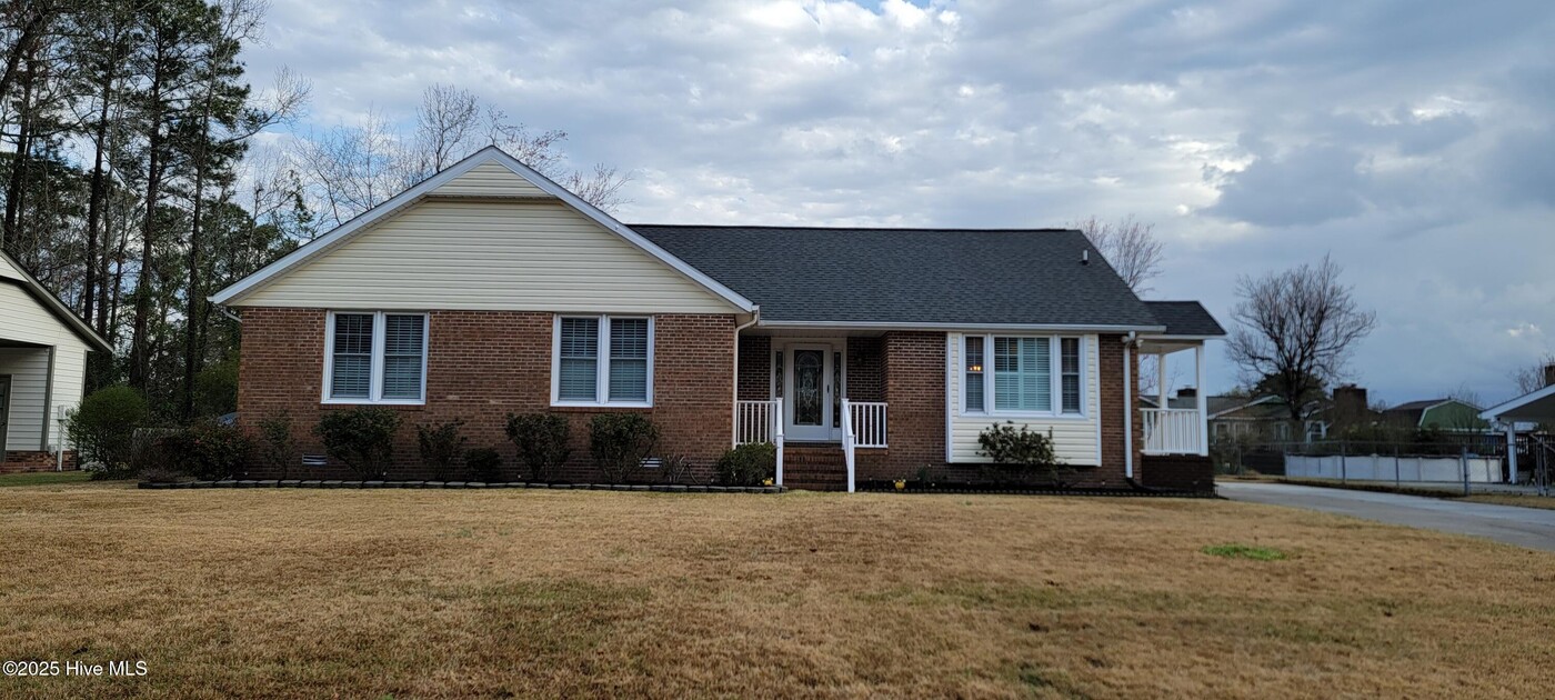 104 Janie Ave in Jacksonville, NC - Building Photo