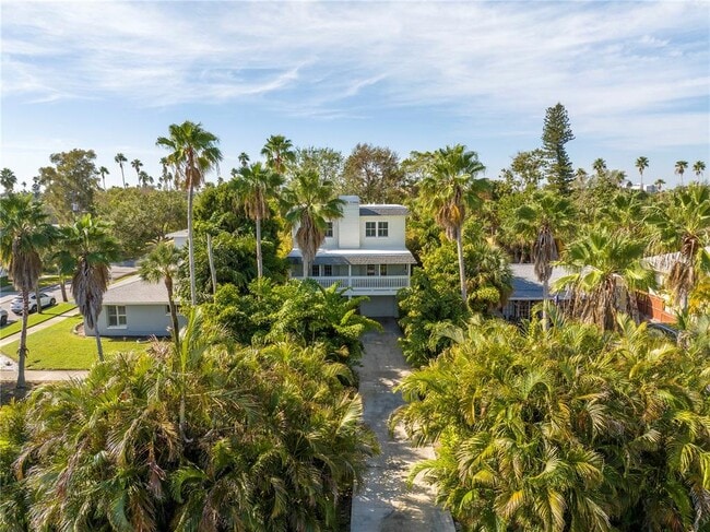 3302 E Maritana Dr in St Pete Beach, FL - Building Photo - Building Photo