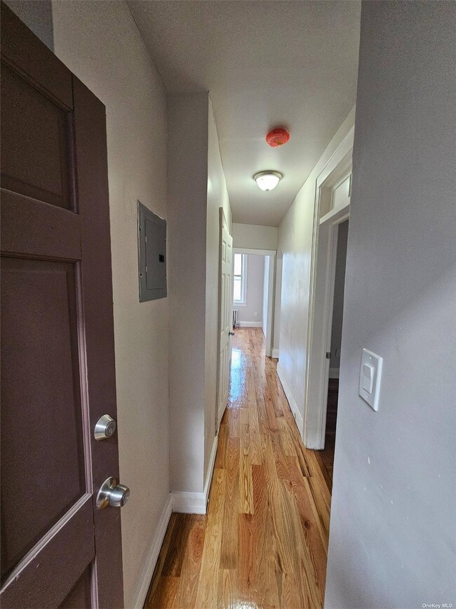 79-33 Myrtle Ave, Unit 2R in Queens, NY - Building Photo - Building Photo