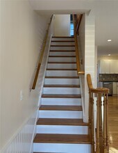 536 N 6th St in New Hyde Park, NY - Building Photo - Building Photo